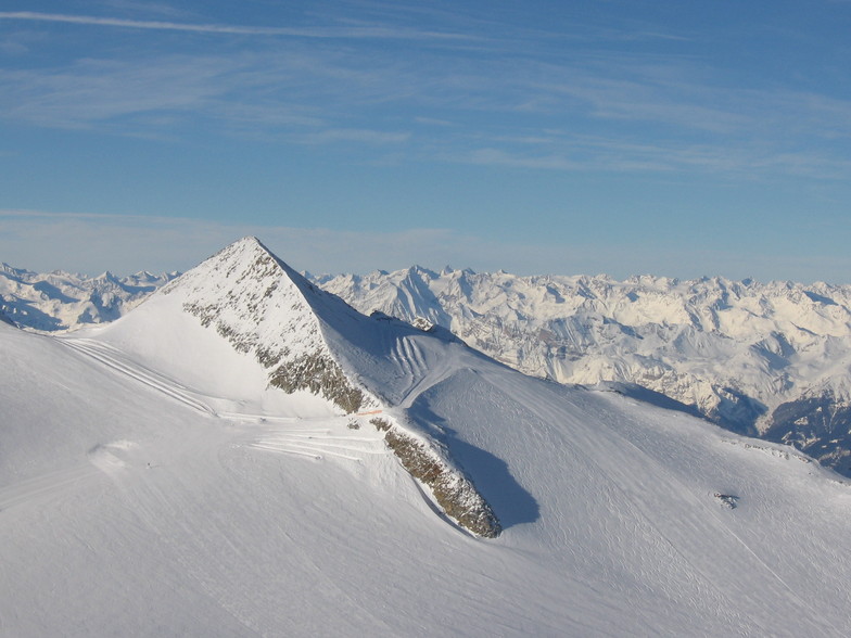 Hintertux resort snow